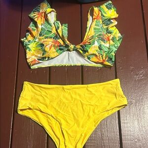 SHEIN Tropical Leaf Print Bikini - Yellow and Green
